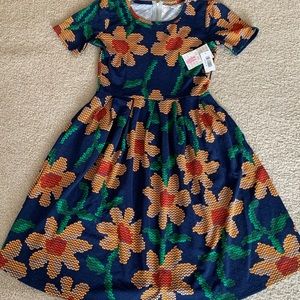 NWT LuLaRoe AMELIA Dress Sunflower Pattern Size M